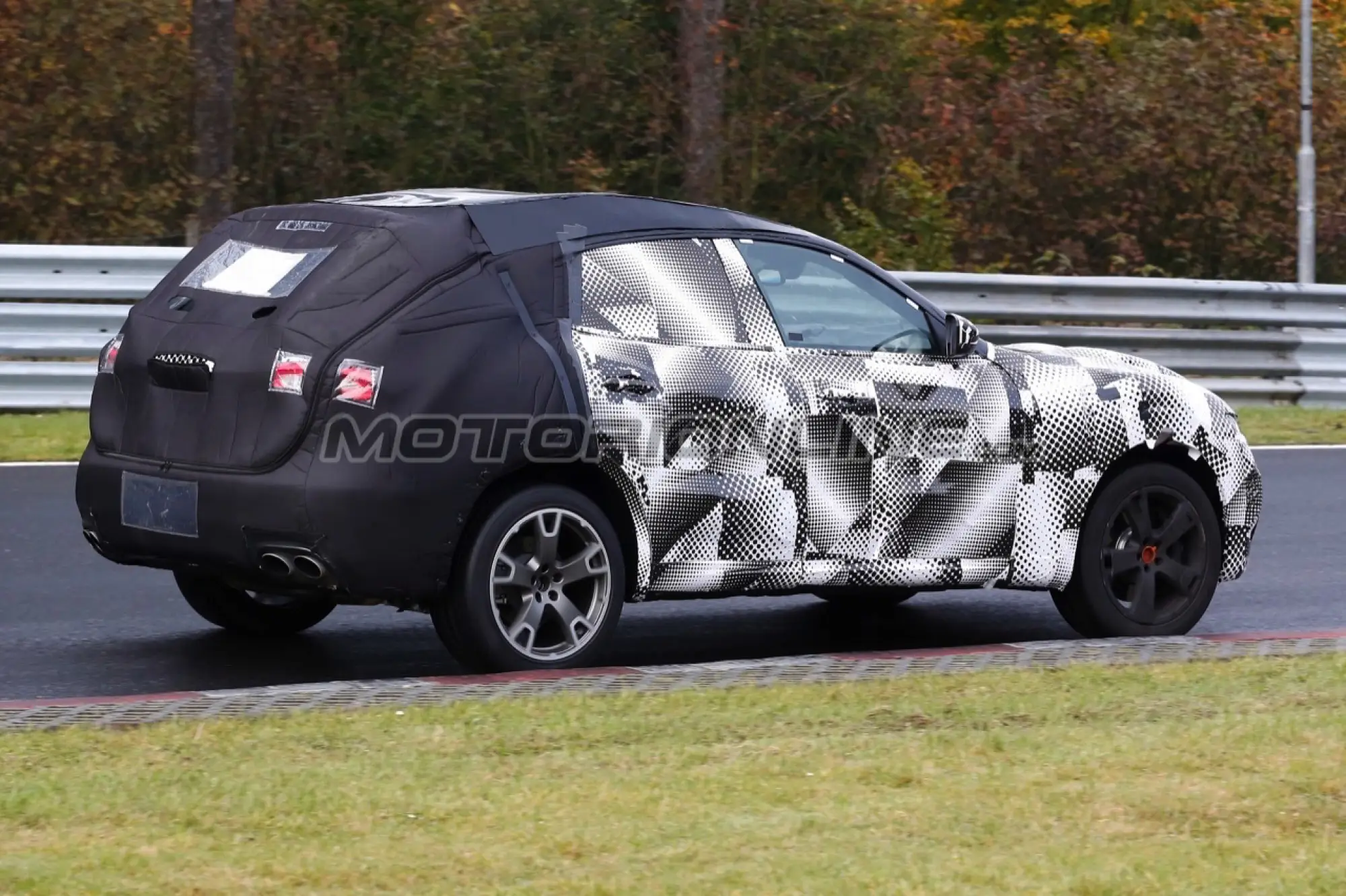 Maserati Levante - Foto spia 21-10-2015 - 6