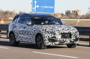 Maserati Levante - Foto spia 26-01-2016