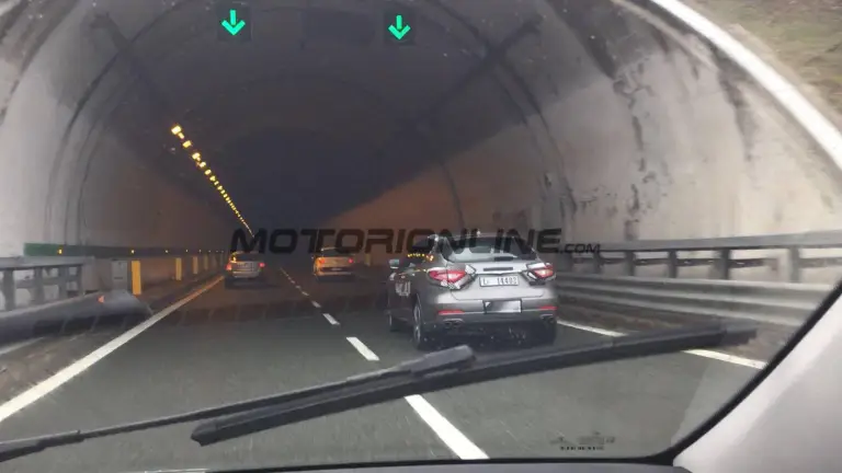 Maserati Levante - Foto spia 29-02-2016 - 3