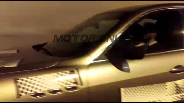 Maserati Levante - Foto spia 29-02-2016 - 4