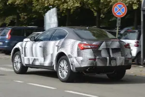 Maserati Levante - foto spia (settembre 2014)