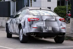 Maserati Levante - foto spia