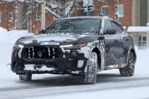 Maserati Levante GTS foto spia 13 febbraio 2018 - 1