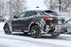 Maserati Levante GTS foto spia 13 febbraio 2018