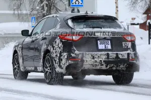 Maserati Levante GTS foto spia 13 febbraio 2018 - 9