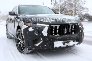 Maserati Levante GTS foto spia 13 febbraio 2018