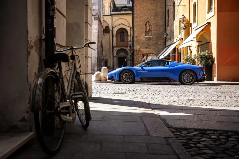 Maserati MC20 - prova su strada e in pista - 30