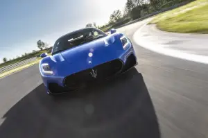 Maserati MC20 - prova su strada e in pista