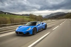 Maserati MC20 - prova su strada e in pista