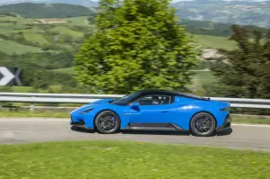 Maserati MC20 - prova su strada e in pista