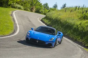 Maserati MC20 - prova su strada e in pista
