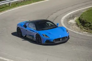 Maserati MC20 - prova su strada e in pista