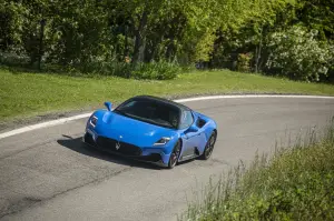 Maserati MC20 - prova su strada e in pista
