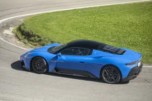 Maserati MC20 - prova su strada e in pista