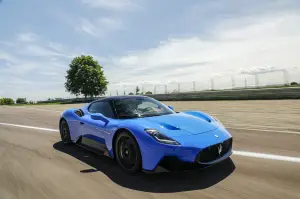 Maserati MC20 - prova su strada e in pista