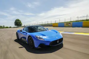 Maserati MC20 - prova su strada e in pista