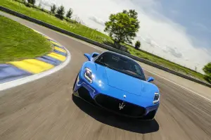 Maserati MC20 - prova su strada e in pista
