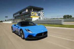 Maserati MC20 - prova su strada e in pista
