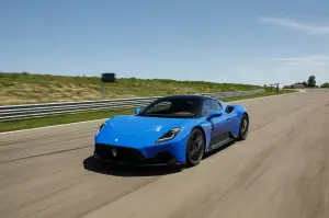 Maserati MC20 - prova su strada e in pista