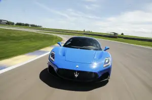 Maserati MC20 - prova su strada e in pista - 27