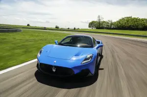 Maserati MC20 - prova su strada e in pista