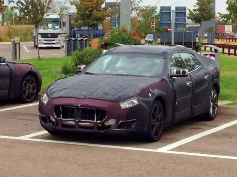 Maserati Quattroporte 2013 foto spia agosto 2012 - 3