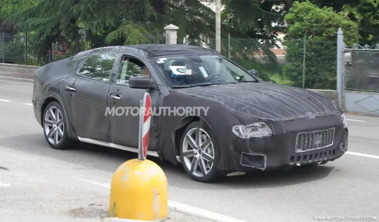 Maserati Quattroporte 2013 foto spia giugno 2012 - 6