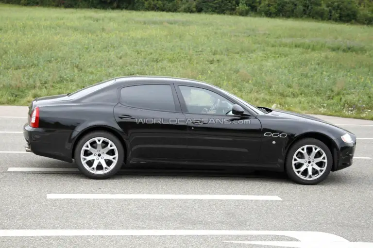 Maserati Quattroporte foto spia berlina sportiva - 5