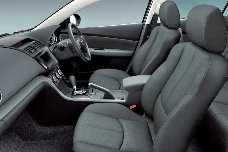 Mazda Atenza 2011 - 15