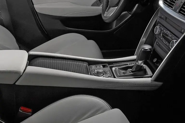 Mazda CX-4 - 5