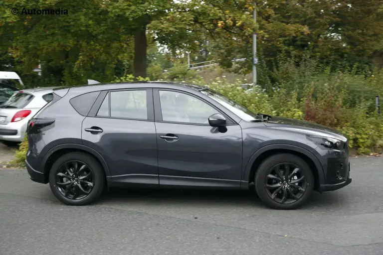 Mazda CX-5 restyling - foto spia (settembre 2014) - 4