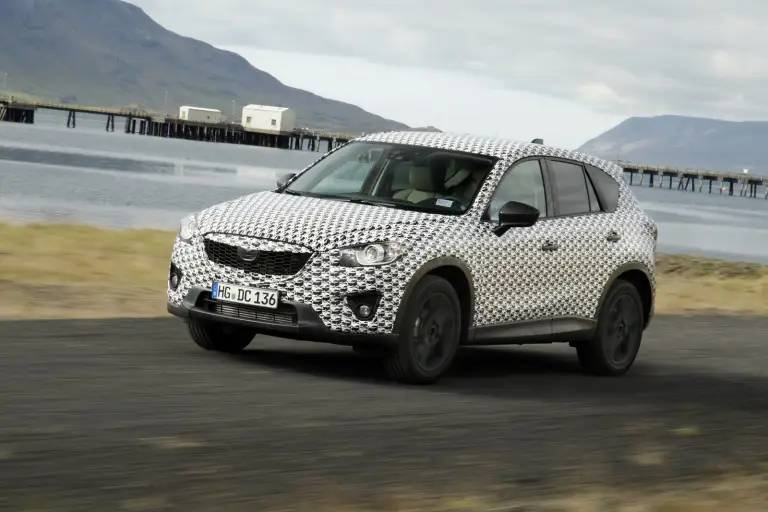 Mazda CX-5 SUV 2011 - 18