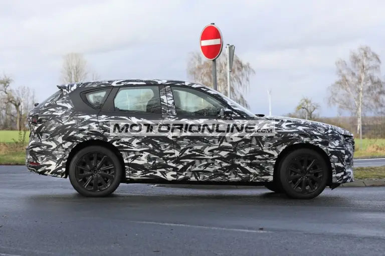 Mazda CX-60 - Foto spia 18-2-2022 - 17
