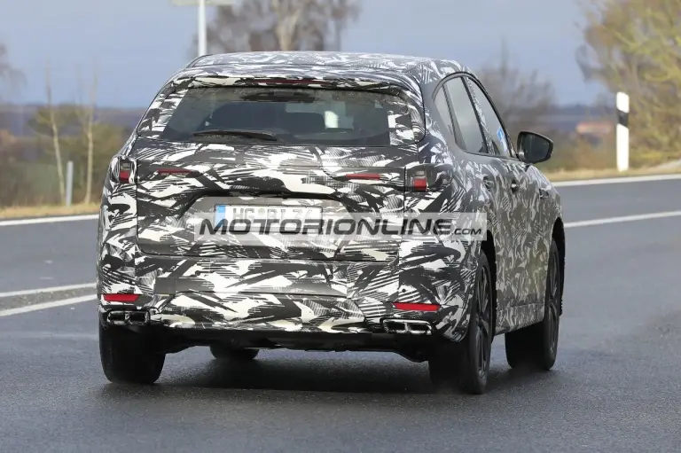 Mazda CX-60 - Foto spia 18-2-2022 - 24