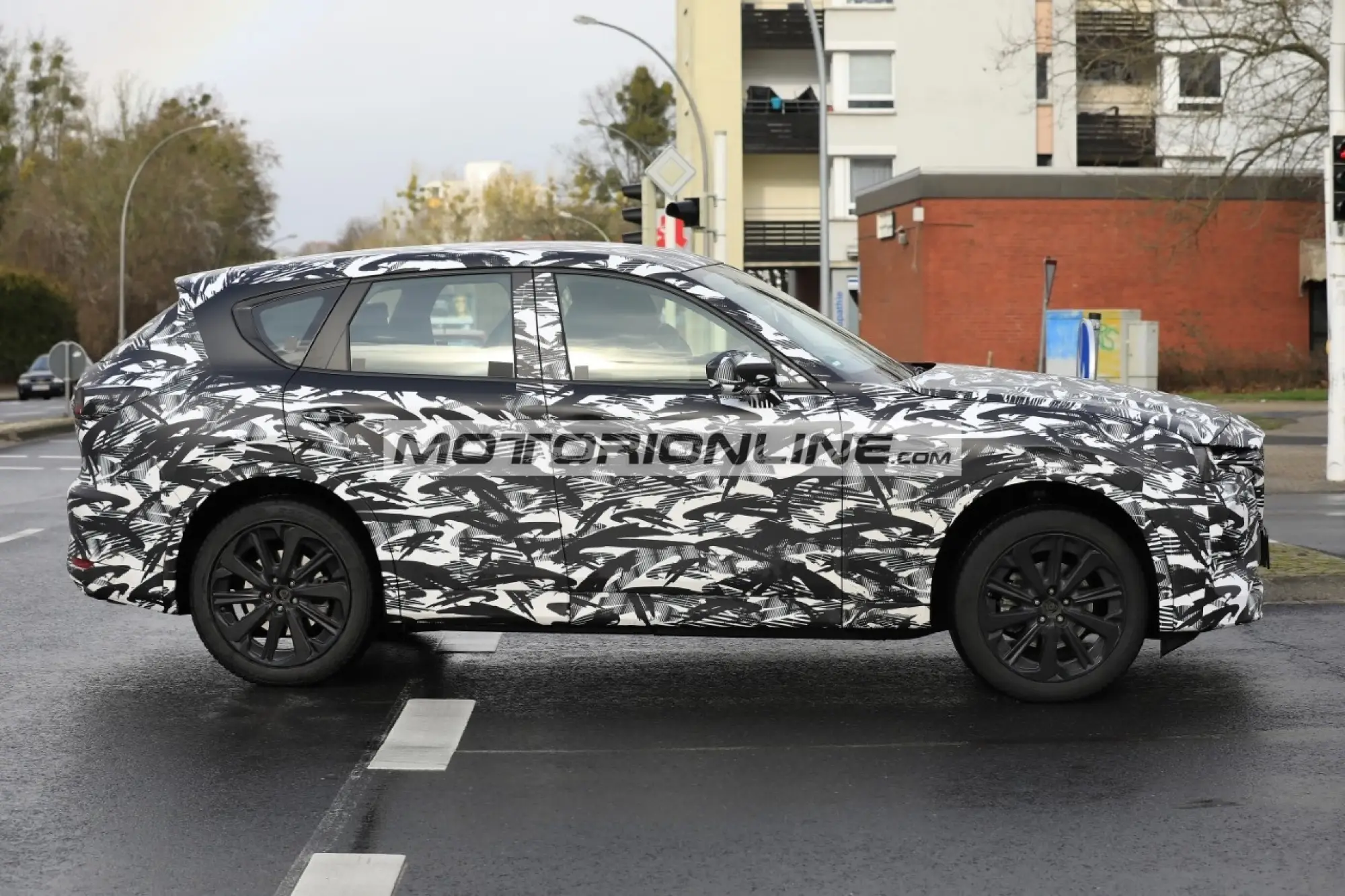 Mazda CX-60 - Foto spia 18-2-2022 - 2