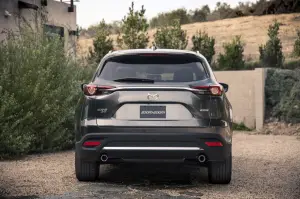 Mazda CX-9 SkyActiv-G turbo benzina - Salone di Los Angeles 2015