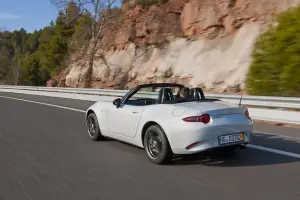 Mazda MX-5 2016 - 25