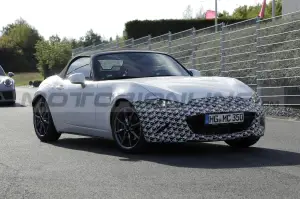 Mazda MX-5 2025 - Foto Spia 13-09-2022