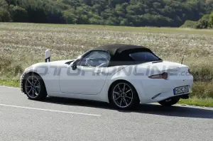 Mazda MX-5 2025 - Foto Spia 13-09-2022