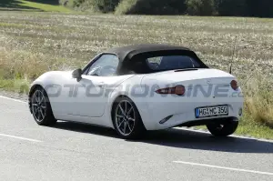 Mazda MX-5 2025 - Foto Spia 13-09-2022 - 6