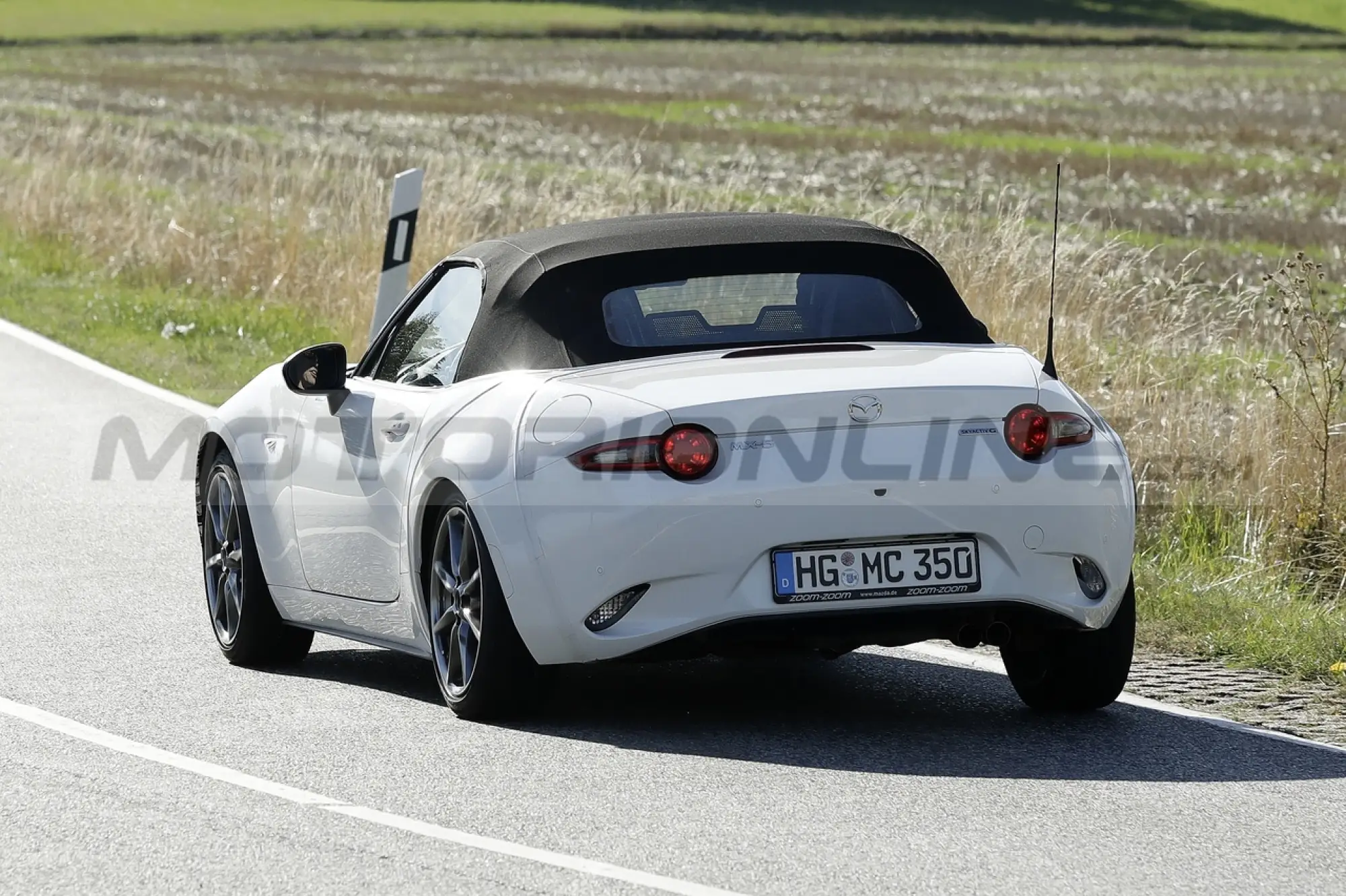 Mazda MX-5 2025 - Foto Spia 13-09-2022 - 9