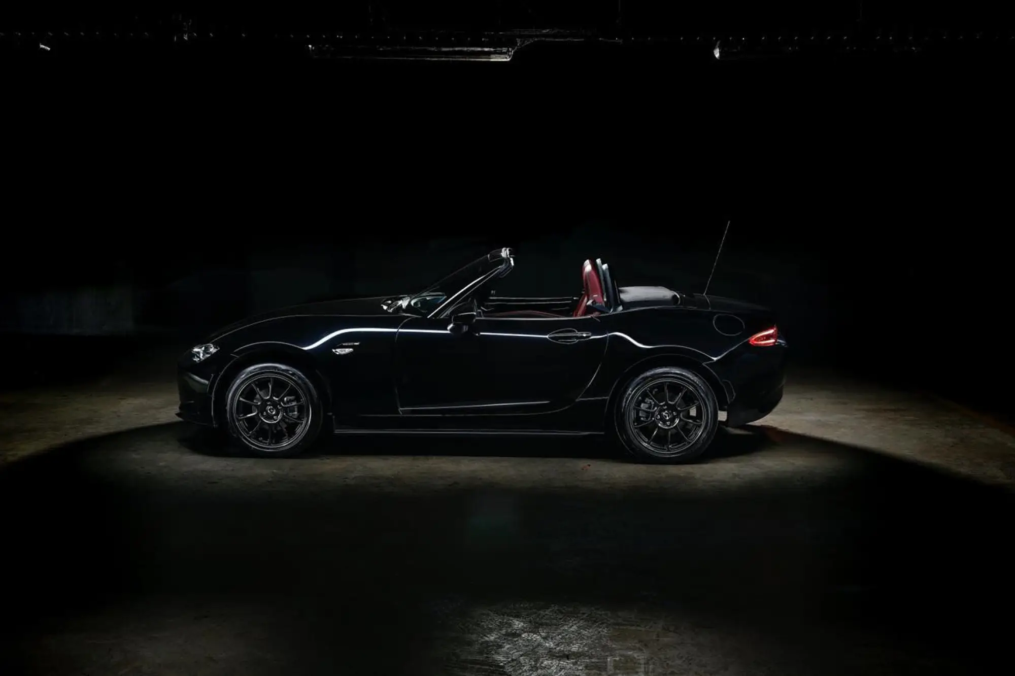 Mazda MX-5 Eunos Edition - 12