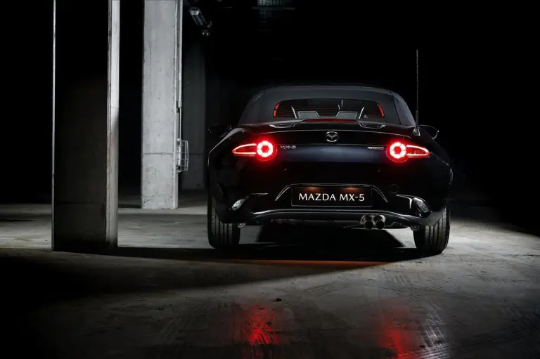 Mazda MX-5 Eunos Edition - 15