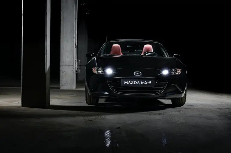 Mazda MX-5 Eunos Edition - 19