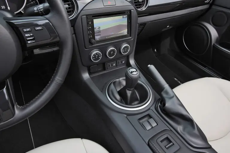 Mazda MX-5 Excite 2015 - 10