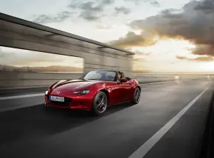 Mazda MX-5 MY 2016 - linee esterne e interni