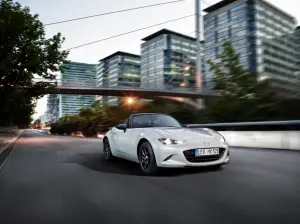 Mazda MX-5 MY 2016 - linee esterne e interni