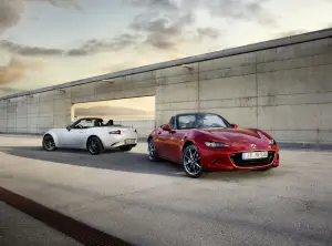 Mazda MX-5 MY 2016 - linee esterne e interni - 4