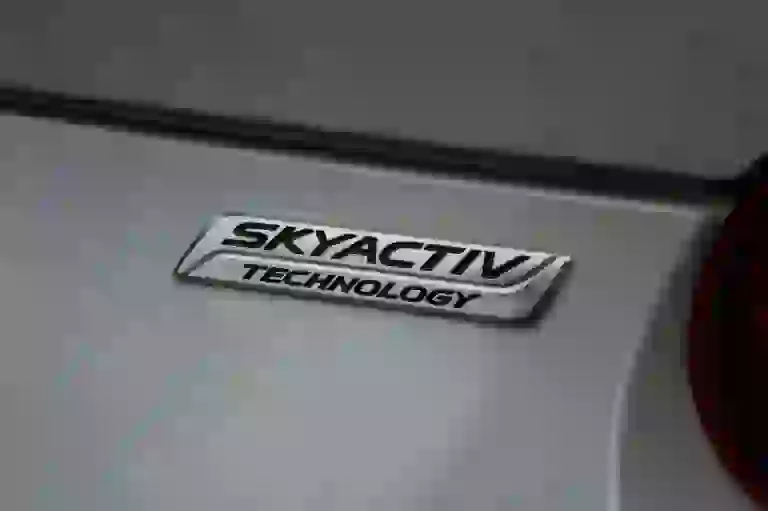 Mazda Mx-5 ND: prova su strada - 16