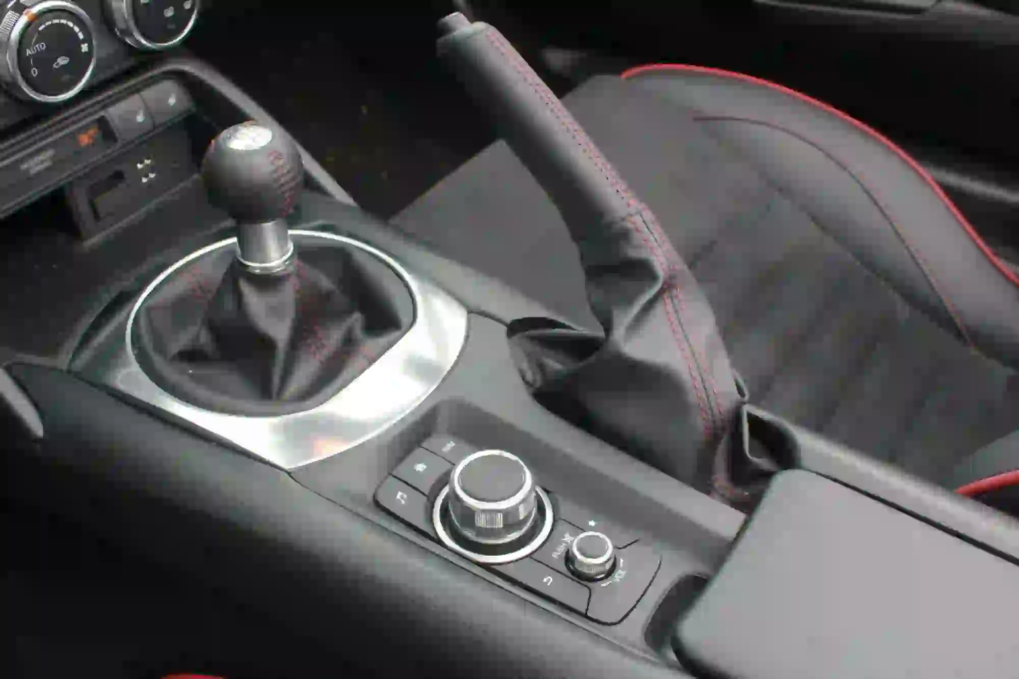 Mazda Mx-5 ND: prova su strada - 30